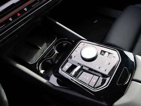 Certified 2025 BMW i5 xDrive40 w/ Premium Package image 30