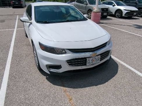 Used 2016 Chevrolet Malibu LT FWD image 4