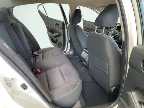Used 2025 Nissan Altima 2.5 SV FWD image 13