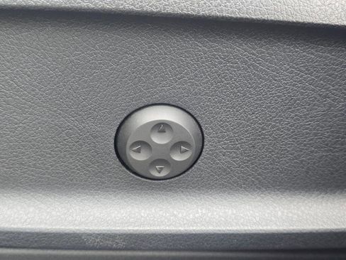 Used 2023 Mercedes-Benz GLB 250 4MATIC w/ AMG Line image 37