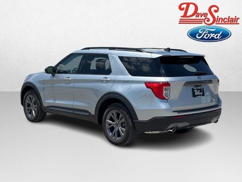 Used 2024 Ford Explorer XLT w/ Equipment Group 202A AWD/4WD image 9
