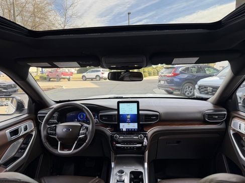 Used 2023 Ford Explorer King Ranch w/ Technology Package image 53