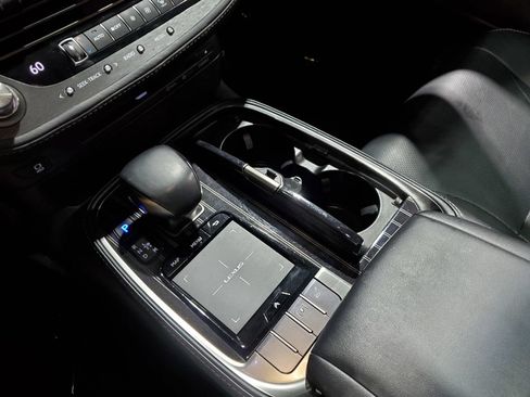 Used 2020 Lexus LS 500 w/ Accessory Package (Z2) RWD image 35