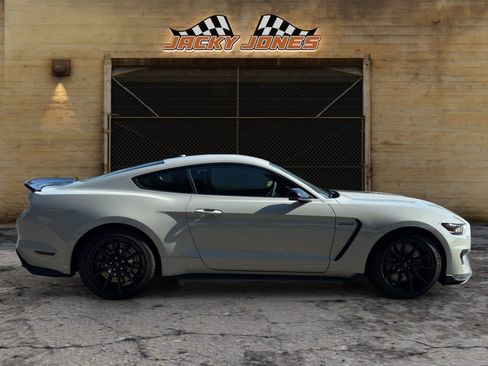Used 2017 Ford Mustang Shelby GT350 w/ Electronics Package RWD image 11