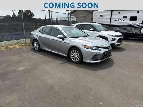 Used 2022 Toyota Camry LE FWD image 1