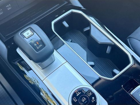 New 2026 Mitsubishi Outlander SE image 17