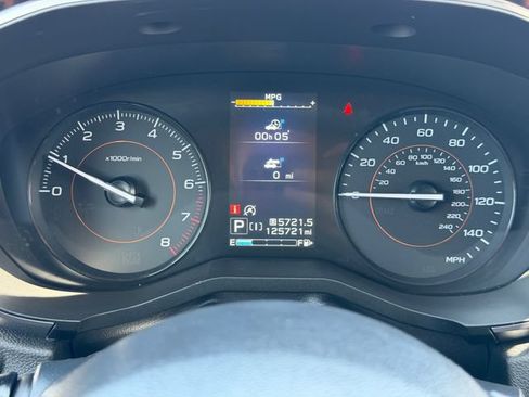 Used 2021 Subaru Crosstrek 2.0i Premium w/ Moonroof Package AWD/4WD image 11