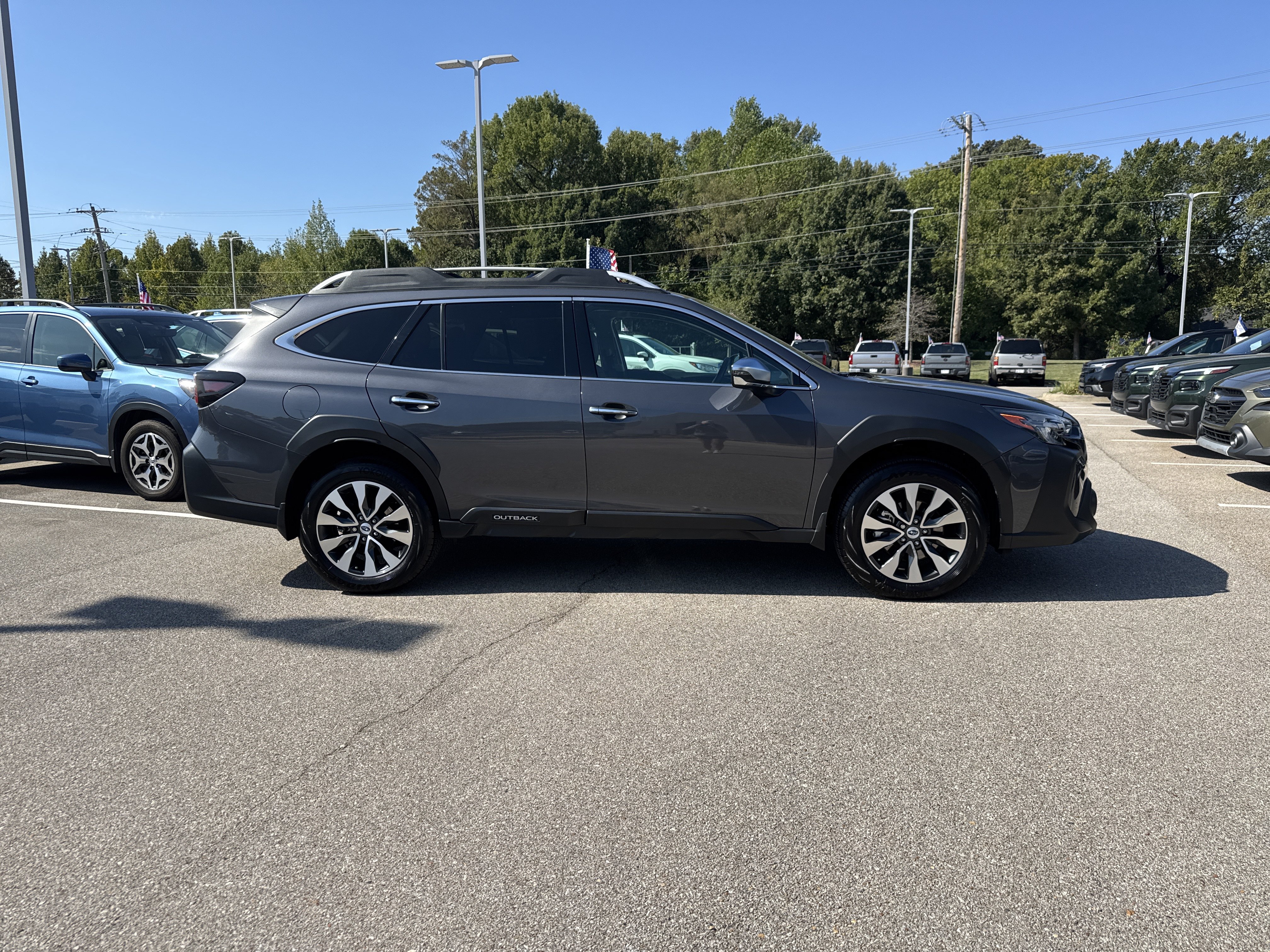 Used 2023 Subaru Outback Touring XT AWD/4WD image 2