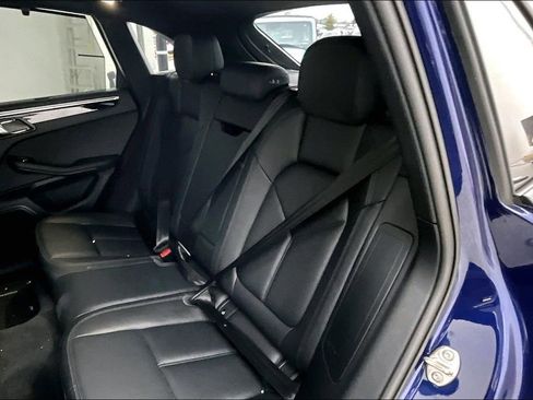 Used 2023 Porsche Macan image 34