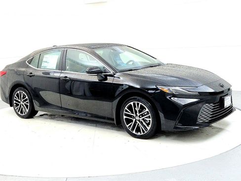 New 2026 Toyota Camry XLE image 7