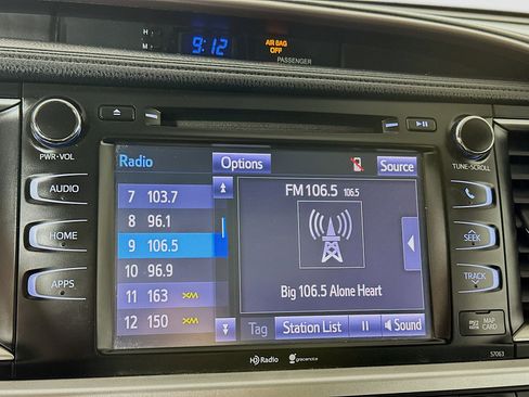 Used 2014 Toyota Highlander XLE image 15