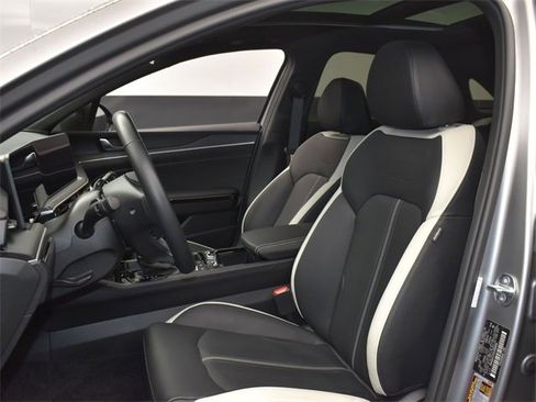 Certified 2025 Kia K5 GT-Line w/ GT-Line Premium Package image 9