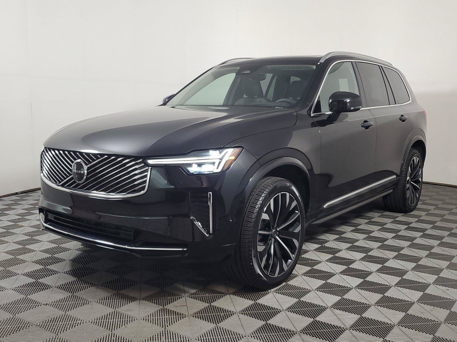 Certified 2026 Volvo XC90 B6 Ultra AWD/4WD image 3