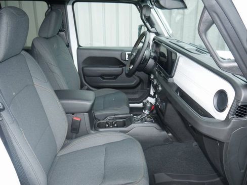 Used 2024 Jeep Wrangler Sport S image 27