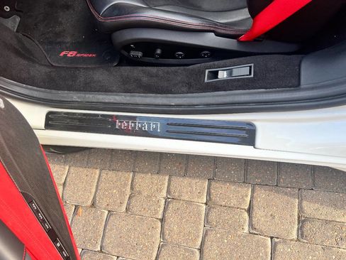 Used 2022 Ferrari F8 Tributo RWD image 26