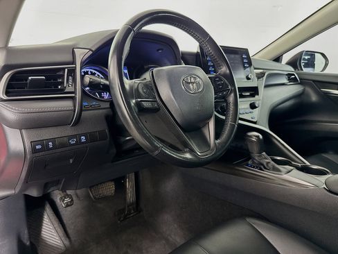 Used 2021 Toyota Camry SE w/ Convenience Package FWD image 22