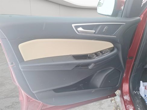 Used 2018 Ford Edge SEL w/ Equipment Group 201A image 16