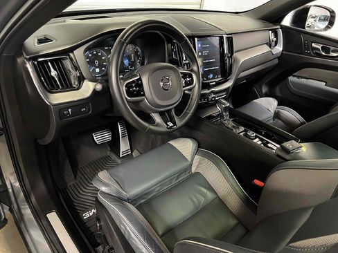 Used 2020 Volvo XC60 T5 R-Design image 5