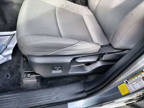 Used 2024 Toyota Tacoma SR5 AWD/4WD image 10