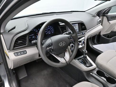 Used 2019 Hyundai Elantra SEL image 12