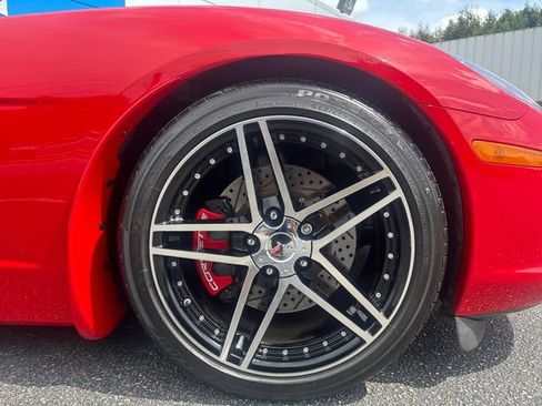 Used 2005 Chevrolet Corvette Coupe w/ Preferred Equipment Group RWD image 9