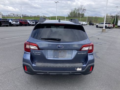 Used 2018 Subaru Outback 2.5i Limited image 6