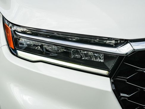 Used 2024 Honda Pilot Elite image 8