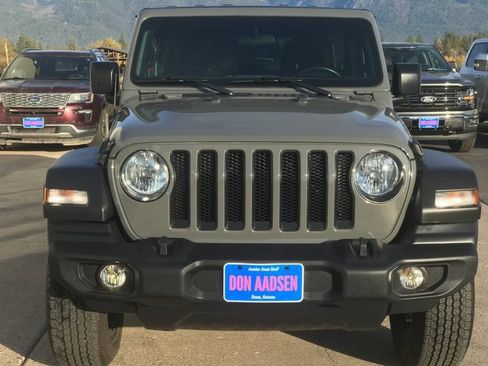 Used 2019 Jeep Wrangler Unlimited Sport S image 2