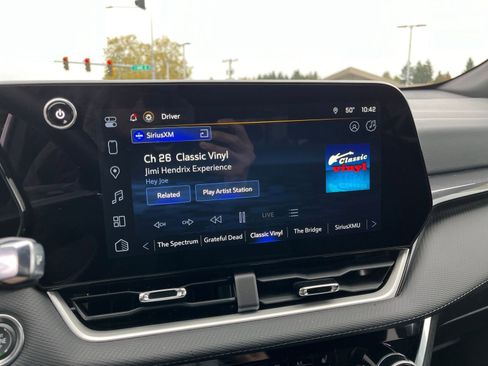 Used 2025 Chevrolet Equinox LT image 21