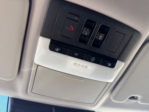 Used 2022 Mitsubishi Outlander SE FWD image 36