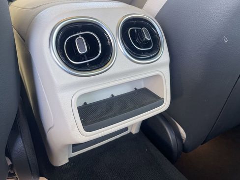 Used 2025 Mercedes-Benz C 300 4MATIC Sedan image 20