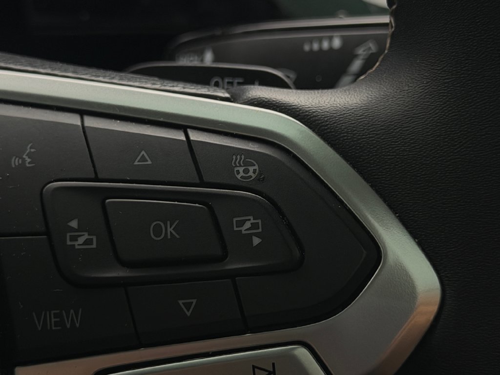 Used 2024 Volkswagen Atlas SE w/ Panoramic Sunroof Package FWD image 20