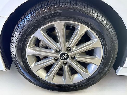 Used 2017 Hyundai Sonata Limited w/ Tech Package 03 image 39