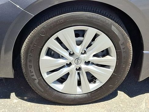 Used 2025 Nissan Sentra S FWD image 30