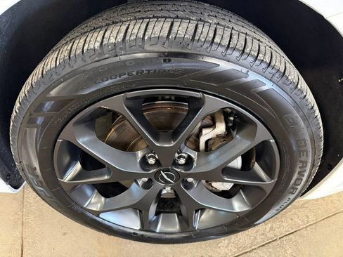Used 2023 Chrysler Pacifica Limited w/ Uconnect Theater Family Group AWD/4WD image 13
