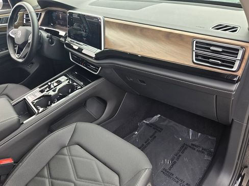 Certified 2026 Volkswagen Atlas SE w/ Panoramic Sunroof Package FWD image 20