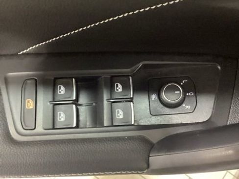 Used 2022 Volkswagen Tiguan SE R-Line AWD/4WD image 17