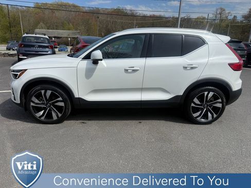 Used 2024 Volvo XC40 B5 Plus w/ Protection Package Premier AWD/4WD image 5
