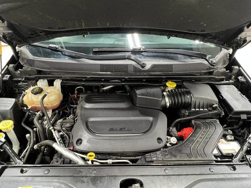 Used 2019 Chrysler Pacifica Touring-L FWD image 29