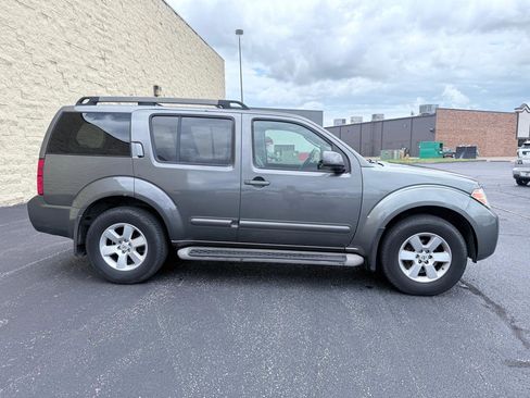 Used 2008 Nissan Pathfinder SE w/ Leather Pkg AWD/4WD image 6