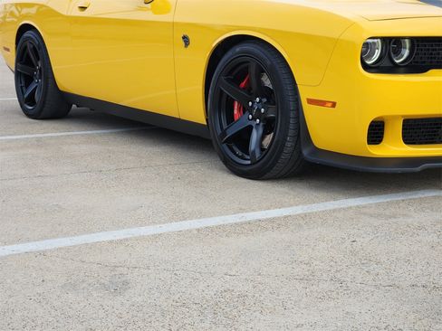 Used 2017 Dodge Challenger SRT Hellcat image 11