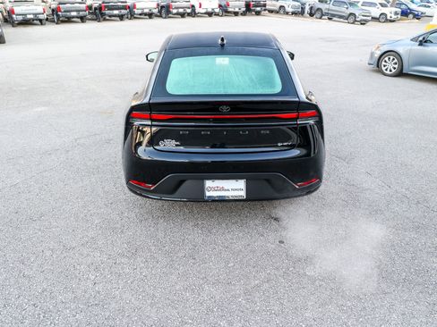 Used 2025 Toyota Prius LE image 8