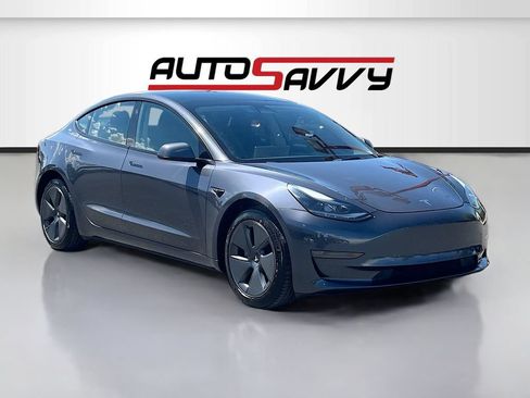 Used 2023 Tesla Model 3 Standard Range RWD image 1
