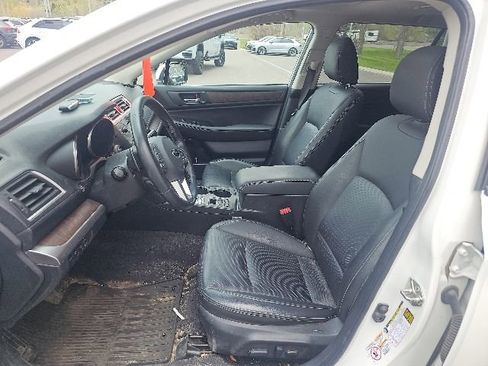 Used 2015 Subaru Outback 2.5i Limited AWD/4WD image 6