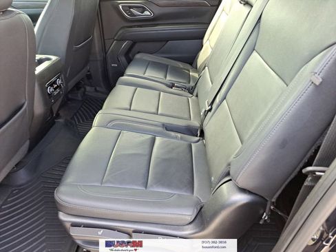 Used 2023 Chevrolet Suburban LT image 9