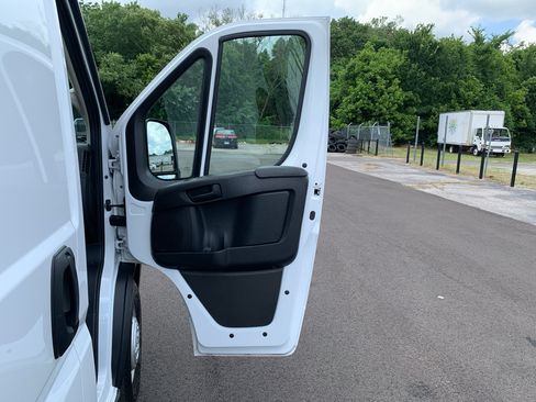 Used 2025 RAM ProMaster 2500 w/ Convenience Group FWD image 32