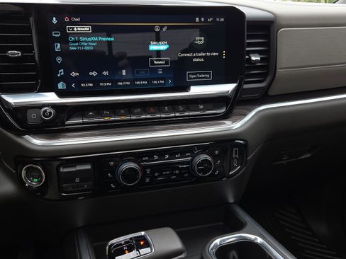 Used 2025 Chevrolet Silverado 1500 LTZ w/ Technology Package image 19