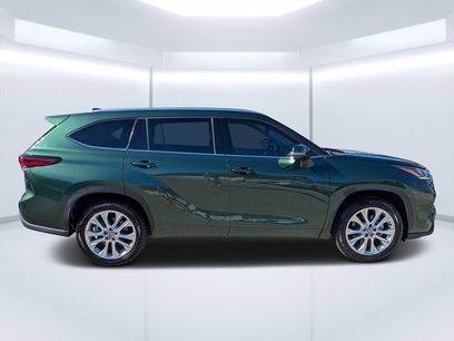Used 2023 Toyota Highlander Limited