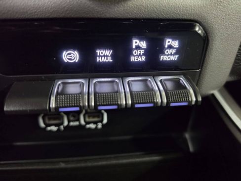Used 2024 RAM 2500 Big Horn w/ Off Road Package AWD/4WD image 41