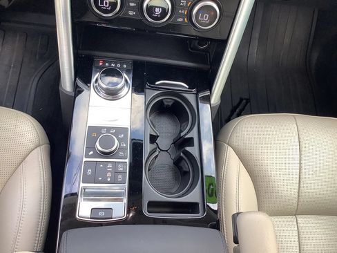 Used 2018 Land Rover Discovery HSE AWD/4WD image 27
